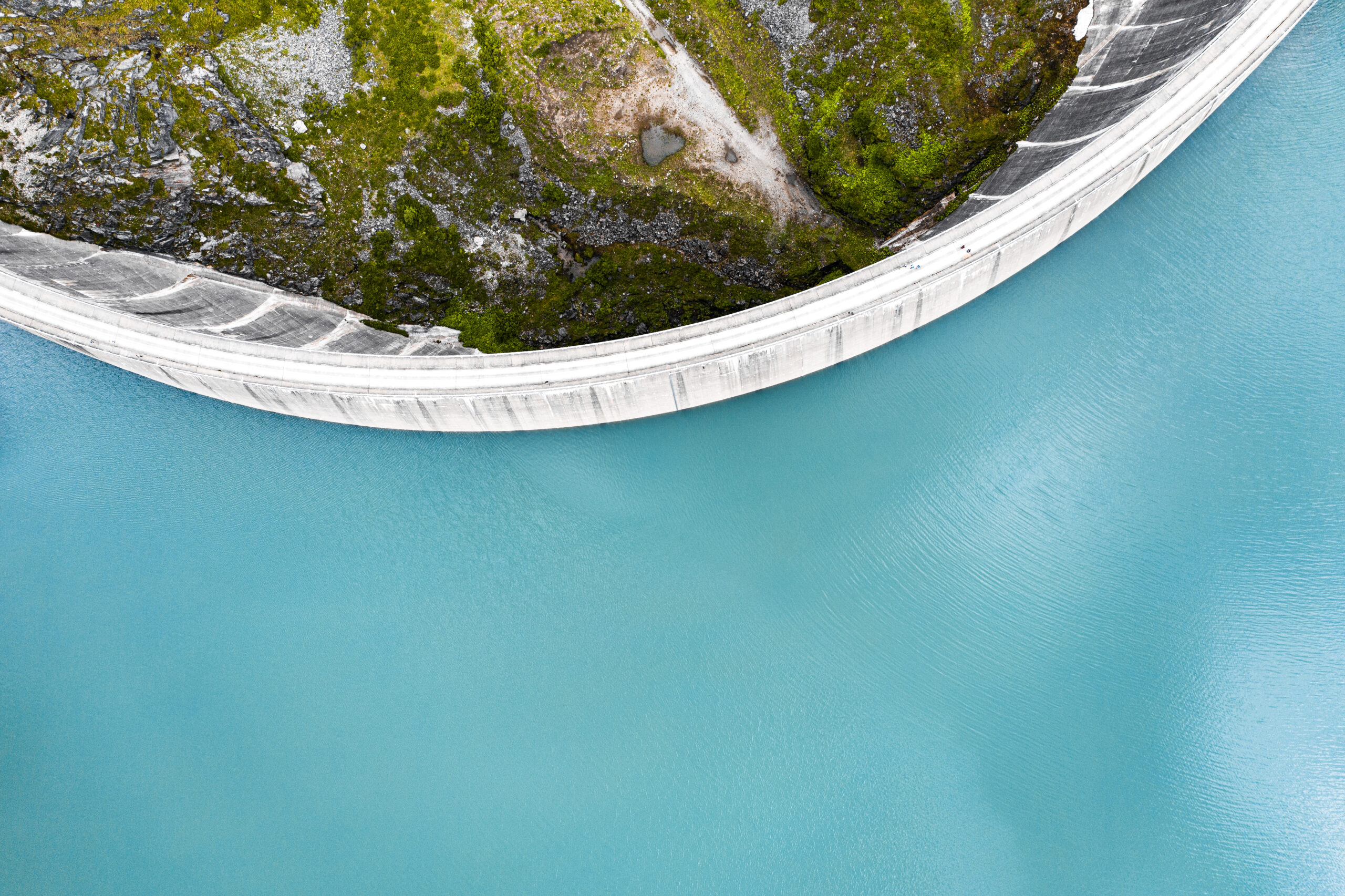EL PAPEL DE LOS HORMIGONES ESPECÍFICOS EN LA CREACIÓN DE INFRAESTRUCTURAS RESILIENTES